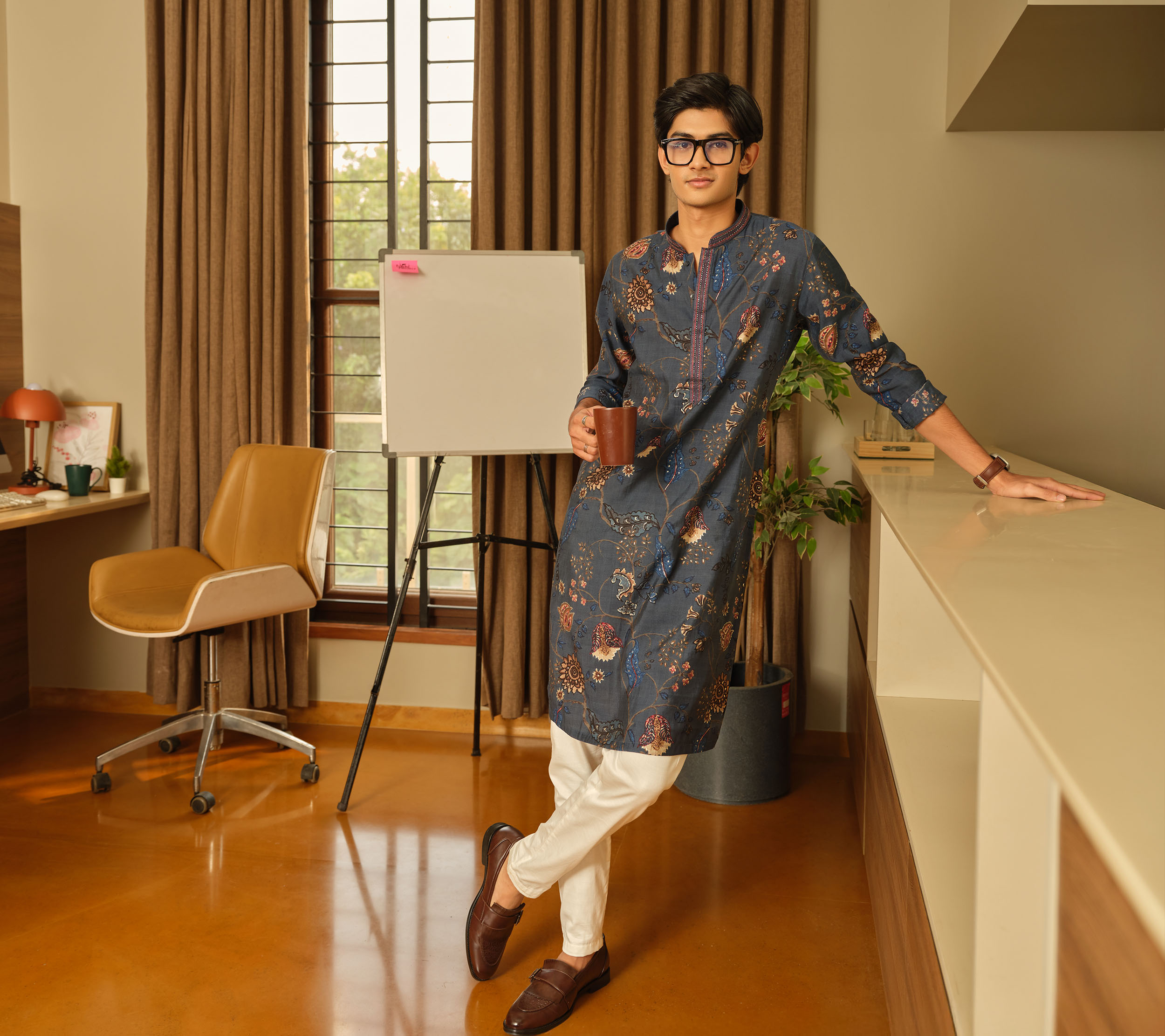 Evolution of Kurta Design: Traditional Craftsmanship Meets Modern Cuts